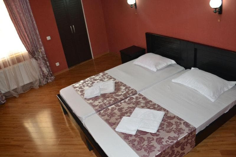 Hotel Isaka 3