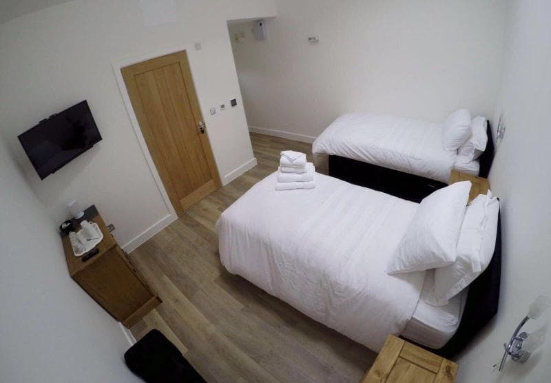 Deepcut Lodge Bed & Breakfast 4