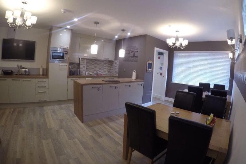 Deepcut Lodge Bed & Breakfast photo 1