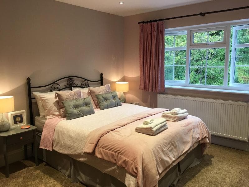 Leafy Suburban Bed And Breakfast (Adults Only) 5