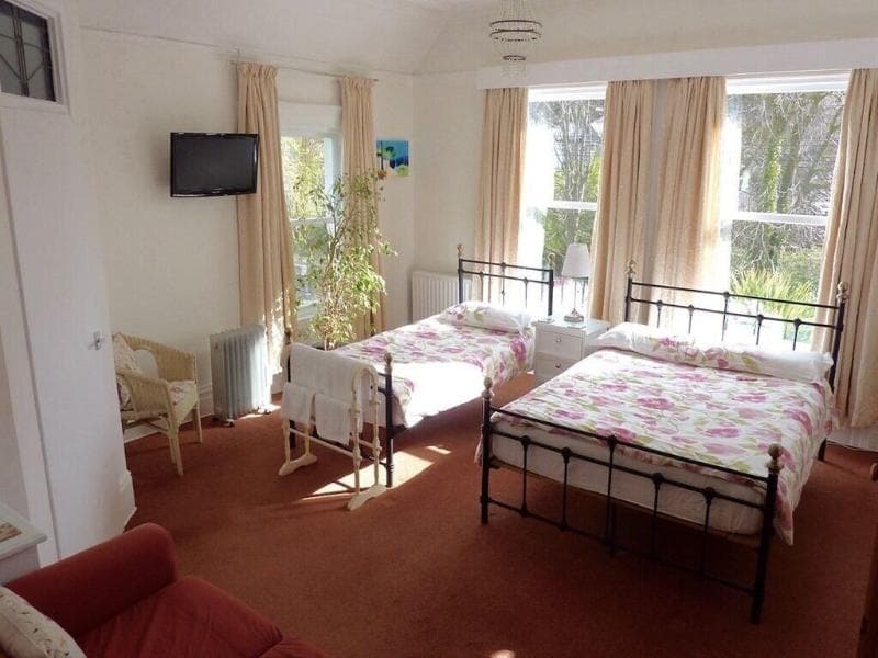 Derrin Guest House 5