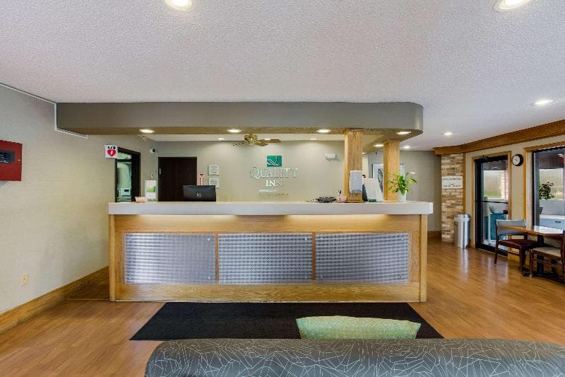 Quality Inn 5