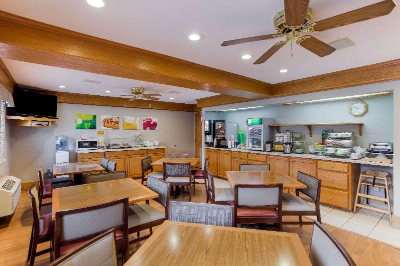 Quality Inn 3