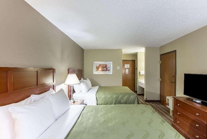 Quality Inn 4