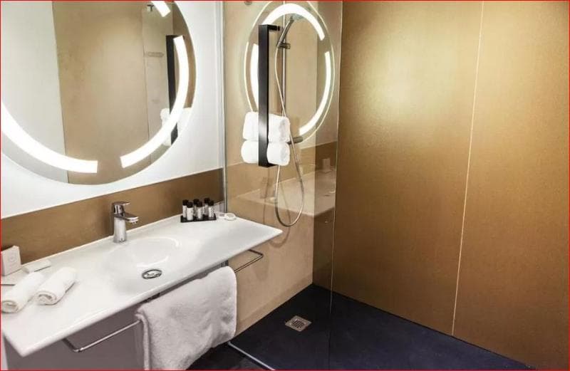 Kyriad Prestige Amiens Poulainville Hotel & Spa 5