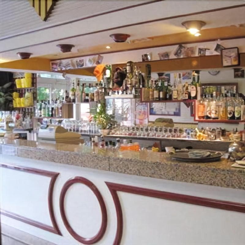 Le Costabonne main