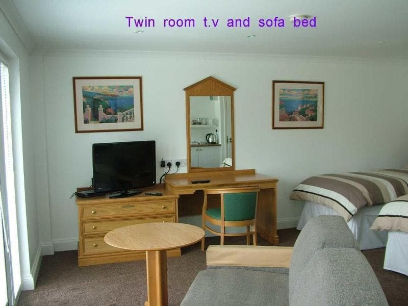 Gosfield Lake Resort 5