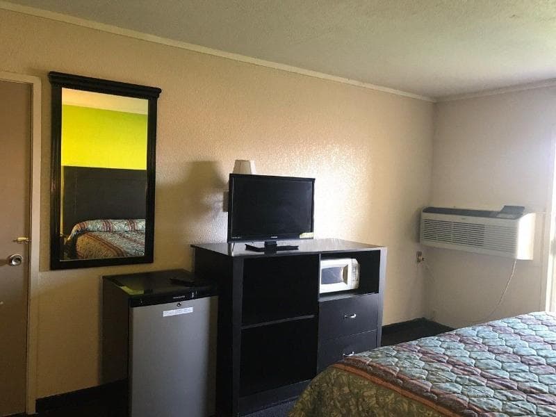 Woodville Inn photo 1