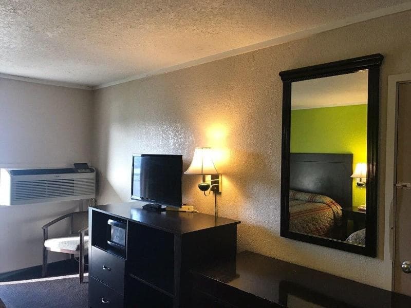 Woodville Inn 3