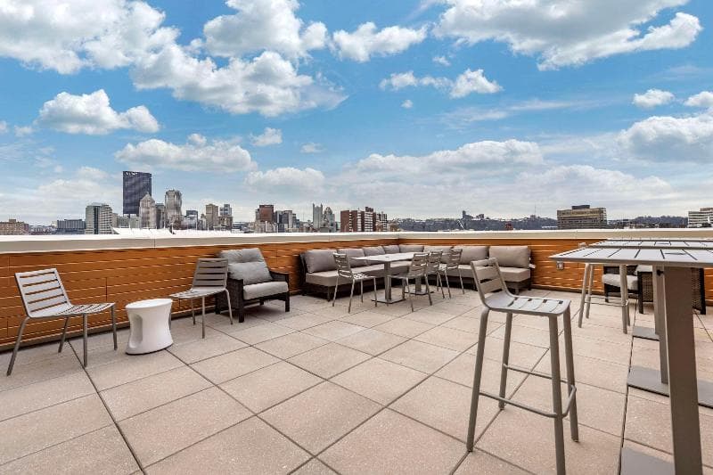 Comfort Inn & Suites Pittsburgh-Northshore 2