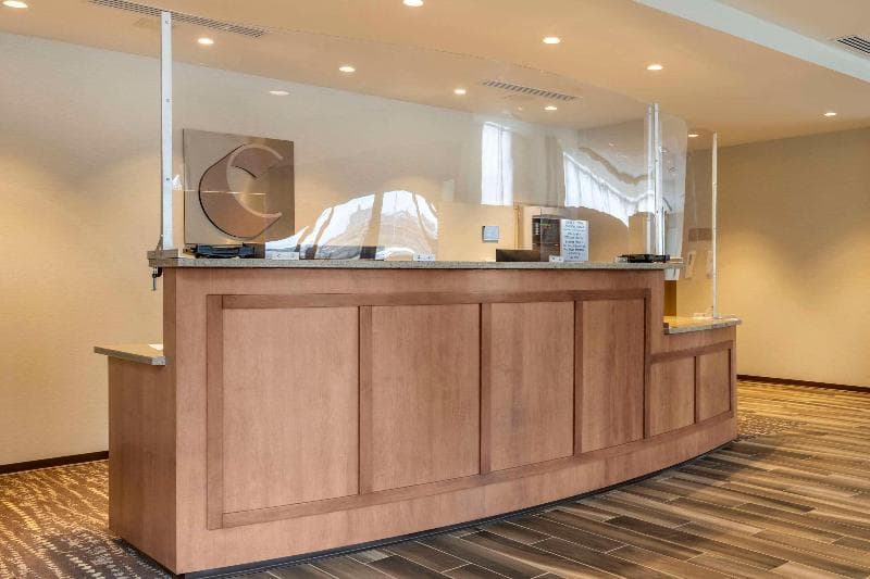 Comfort Inn & Suites Pittsburgh-Northshore 5