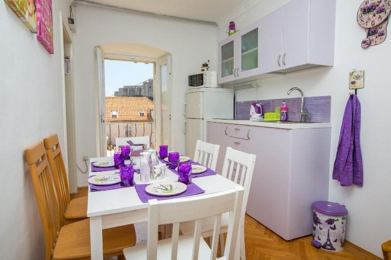 Guest House Gugily photo 1