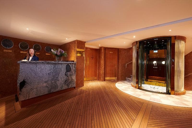 Fingal A Luxury Floating Hotel 5