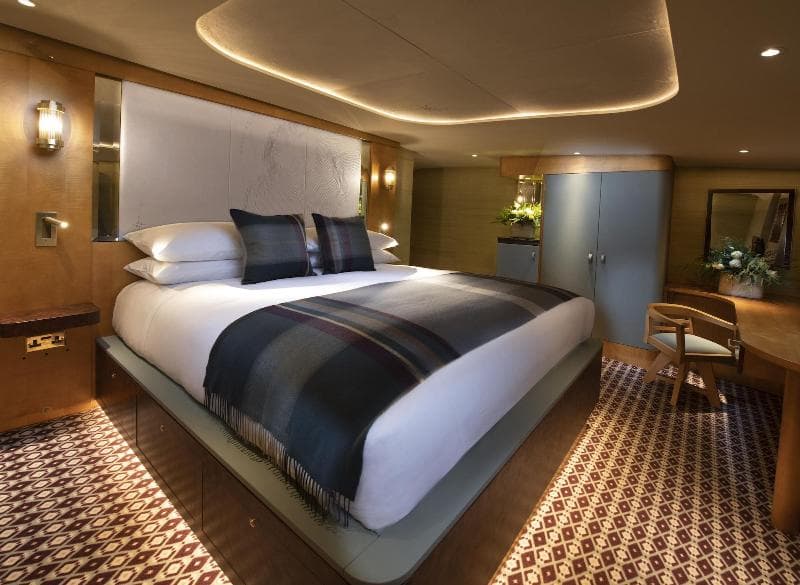 Fingal A Luxury Floating Hotel 4
