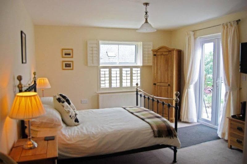 Highbury Garden Suite 4