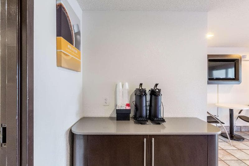 Motel 6 San Antonio South 4