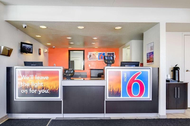 Motel 6 Springfield North photo 1