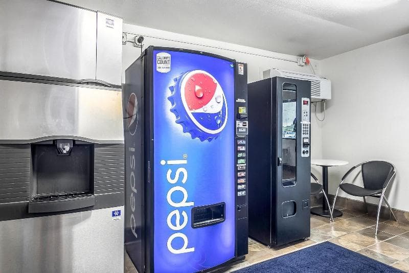 Motel 6 Janesville main