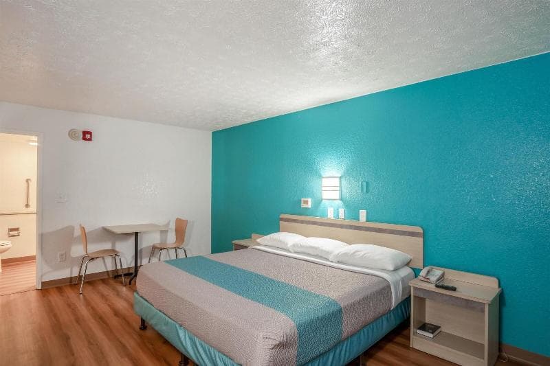 Motel 6 Lexington East 3