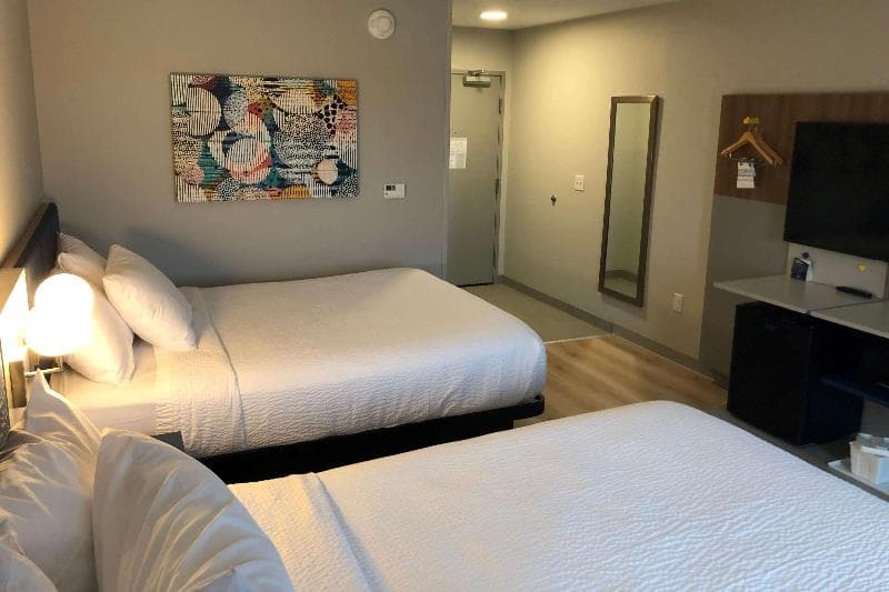Microtel Inn & Suites by Wyndham Hot Springs 5
