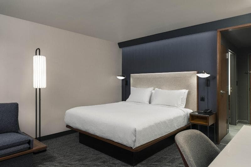 Courtyard By Marriott Lansing Downtown 3