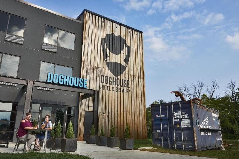 Doghouse Hotel And Brewery 2