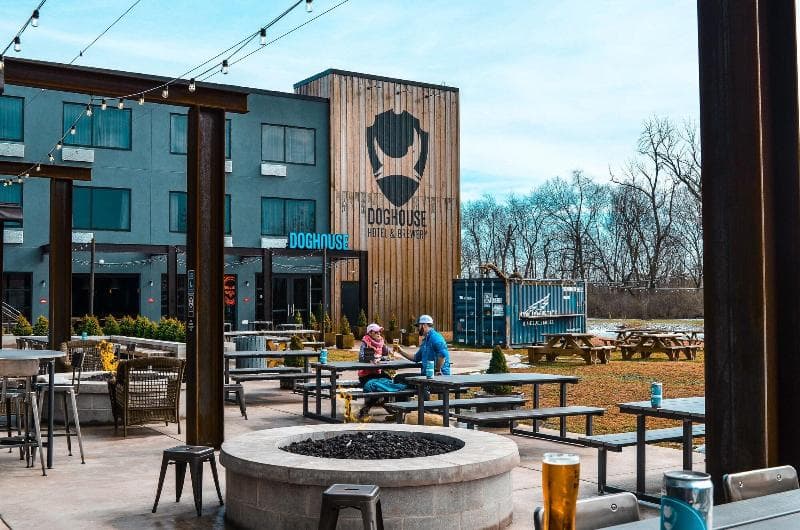 Doghouse Hotel And Brewery 3