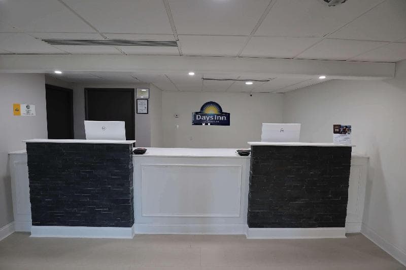 Days Inn By Wyndham Mandan Bismarck Area 2
