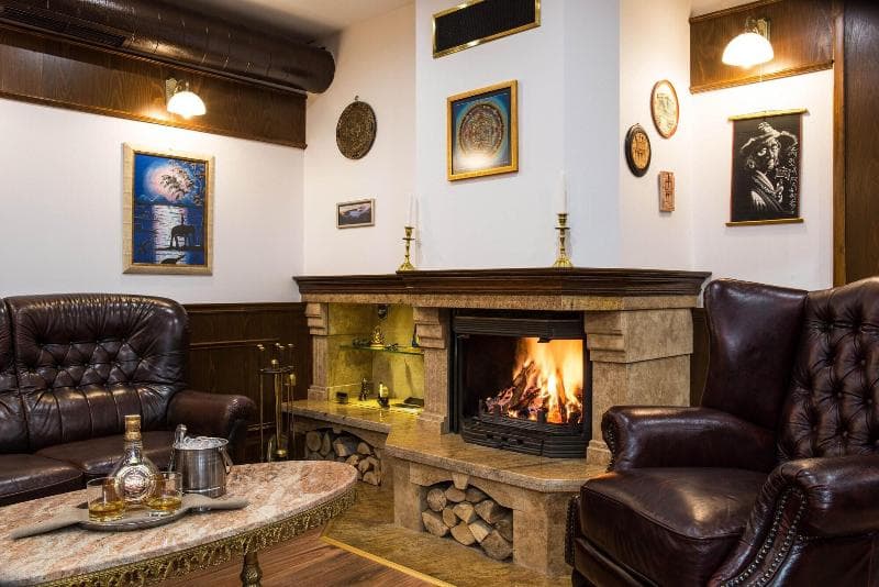 Mountain Lake Hotel main