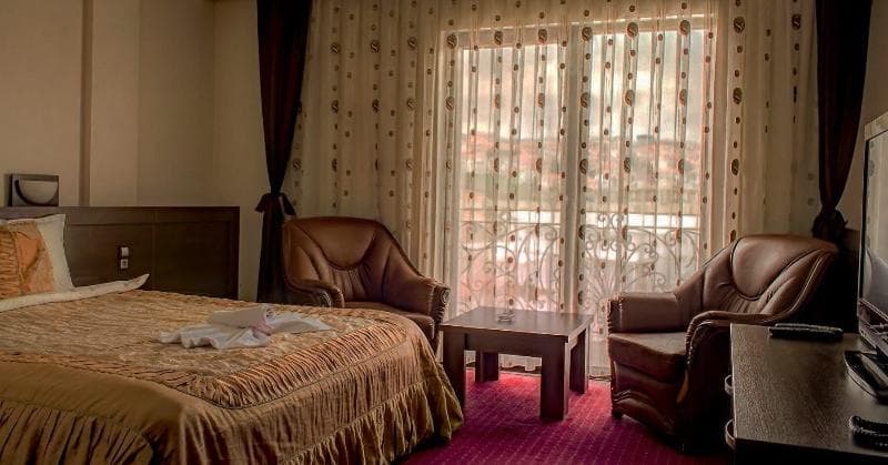 Real Hotel 5