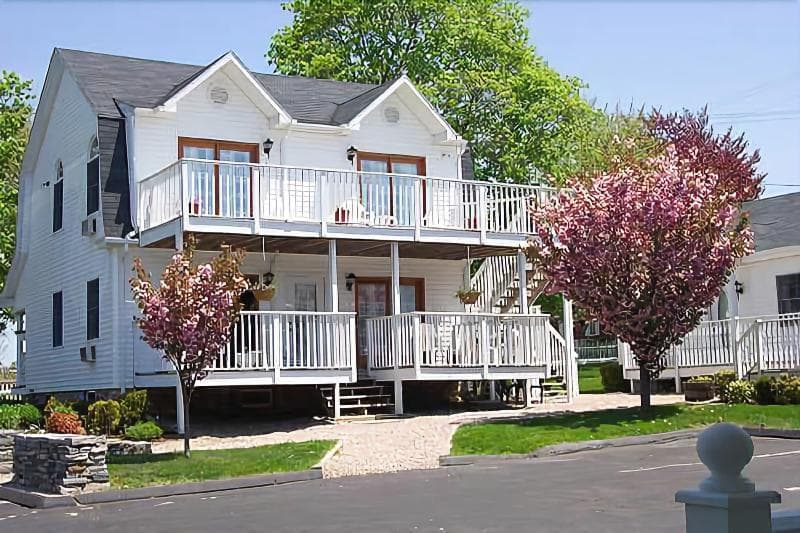 Taber Inne And Suites 5