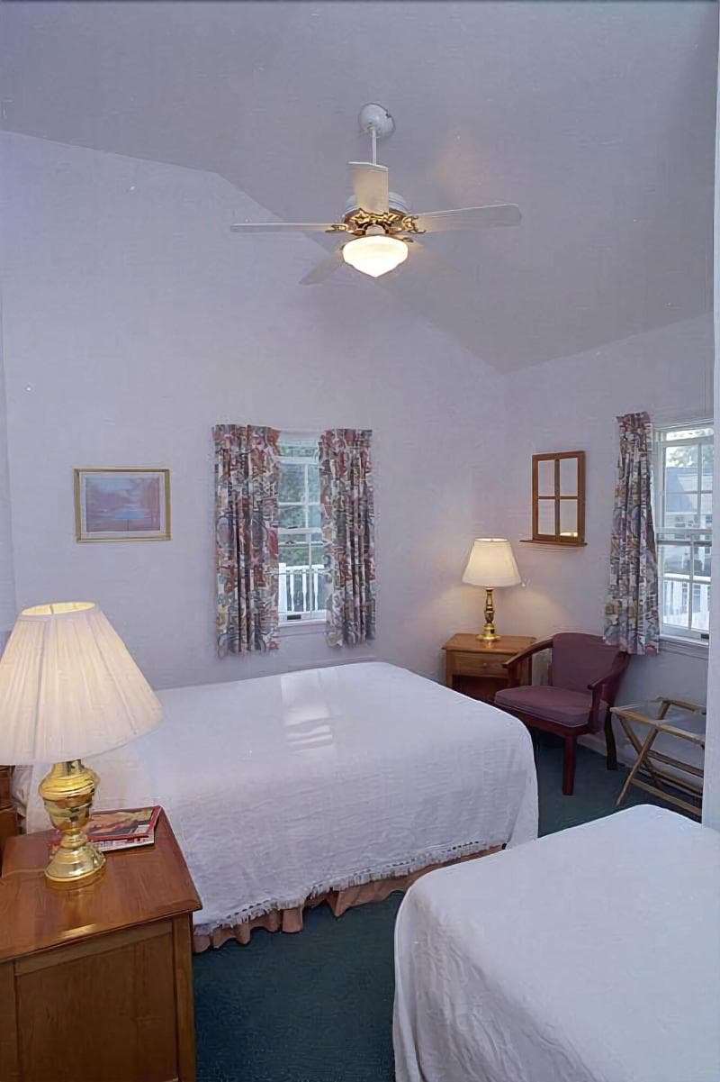Taber Inne And Suites 3