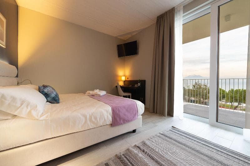 Vision Hotel 5