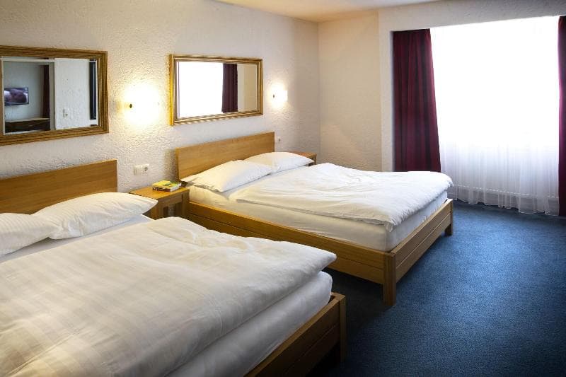 Elan Hotel 4