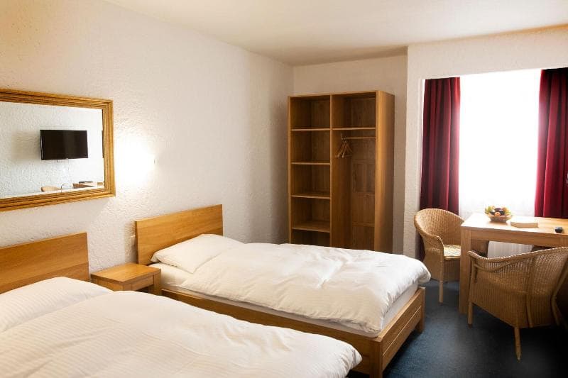 Elan Hotel 5