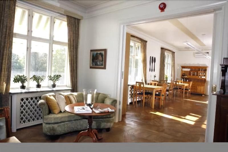 Adels Hotel main