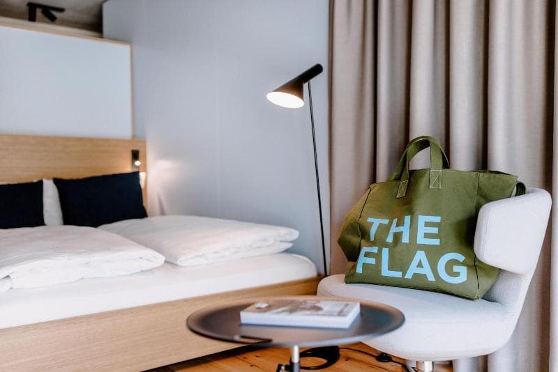 The Flag West M 2