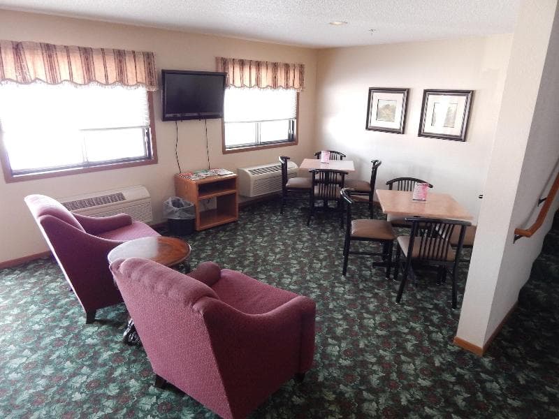 Carrington Inn & Suites 5