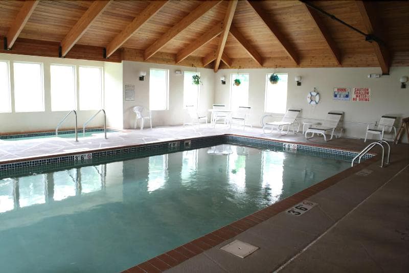 River Valley Inn & Suites photo 1