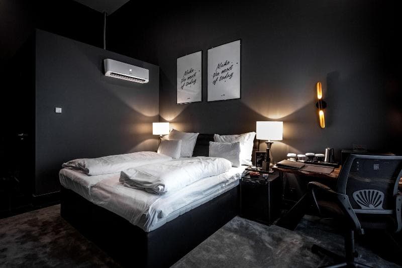 Black Hotels photo 1