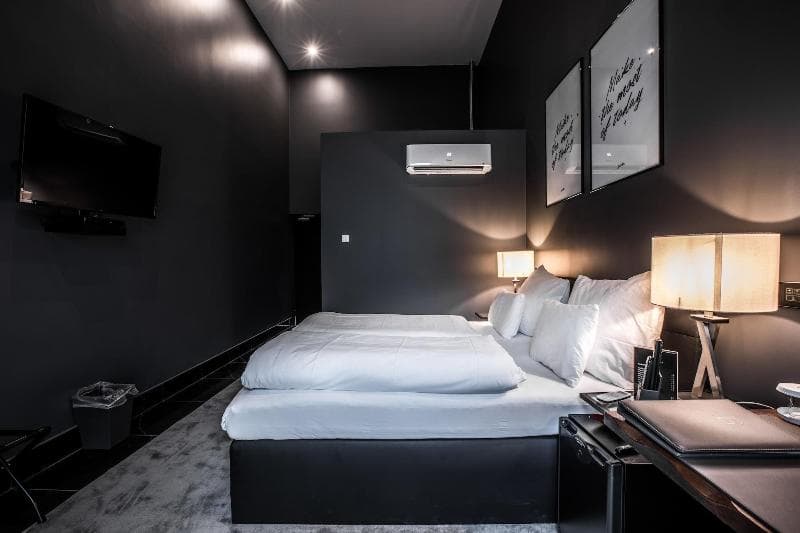 Black Hotels 5