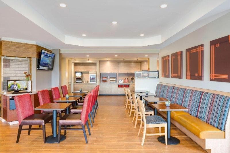 Towneplace Suites By Marriott Houston Baytown photo 1