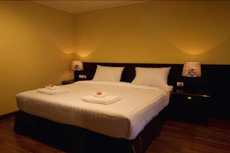 J & Y Lodge Hotel 3