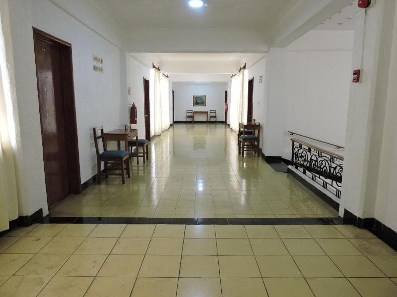 Hotel Capri De Leon 4