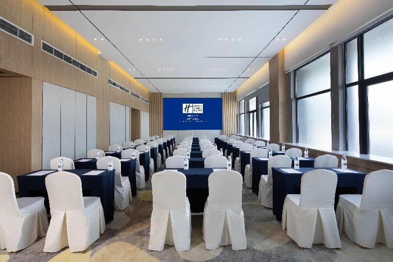 Holiday Inn Express Chengdu Wuhou New City photo 1