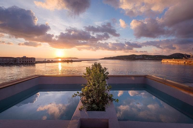 Shapes Luxury Suites 5