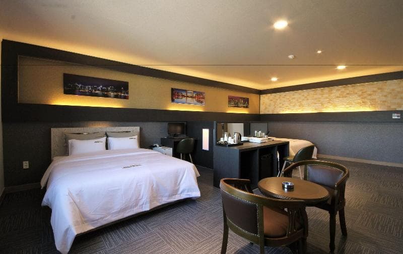 Goldenroot Hotel In Gimhae 3