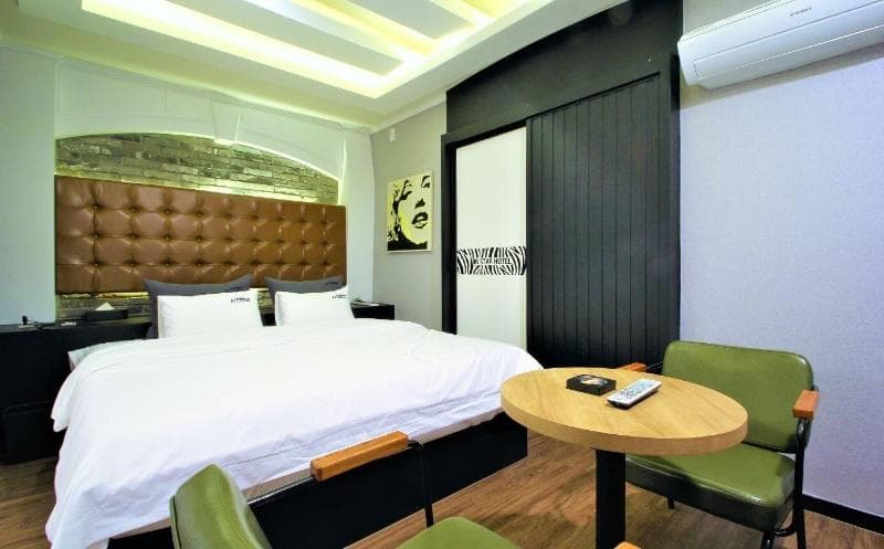 Instar Hotel Yangsan main