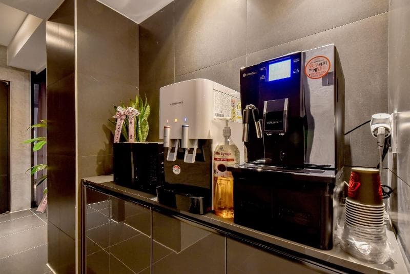French Code Hotel main
