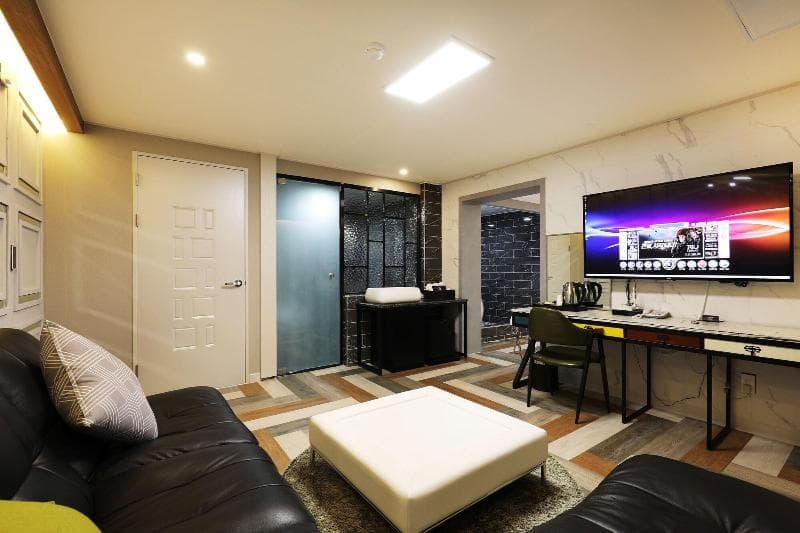 Hotel Mondavi 3